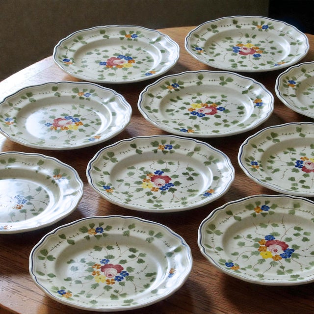 Set of 10 large and beautiful vintage Longchamp Nemours collection dinner plates. Featuring a stunning, delicately hand-...