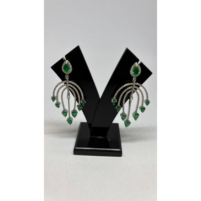Modern Natural Emerald 4.88cts & Diamond 1.59cts Earring in 14k Gold For Sale - Image 3 of 8