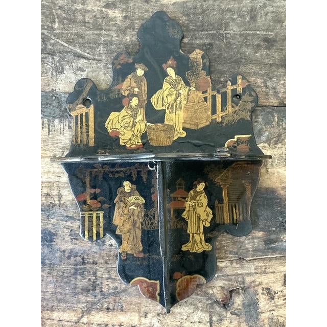 This elegant vintage Chinoiserie wall bracket is a superb example of mid-century decorative artistry, blending traditional...