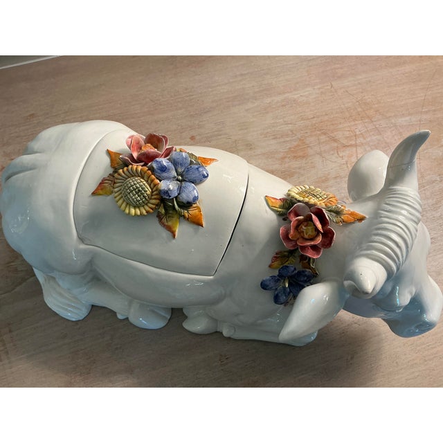 Hollywood Regency Vintage Italian Majolica Ceramic Hand Painted Cow Soup Tureen For Sale - Image 3 of 12