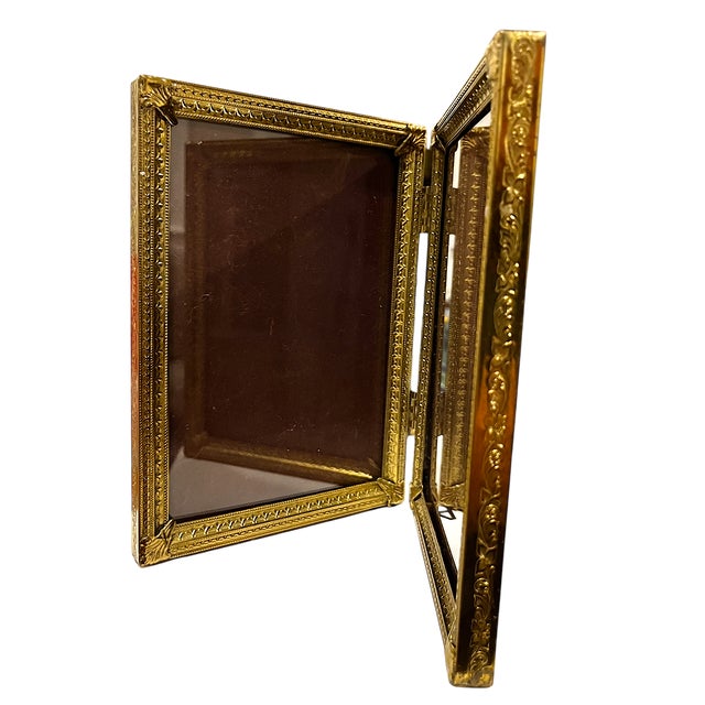 1960s Late 1960s Bi-Fold Brass Two Picture Frame Hollywood Regency Rococo Baroque For Sale - Image 5 of 8