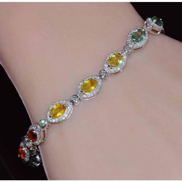 Certified Natural 11.32cts vs F Diamond Multi-Color Sapphire 18k Solid Gold Tennis Stacking Bracelet For Sale In Dallas - Image 6 of 15