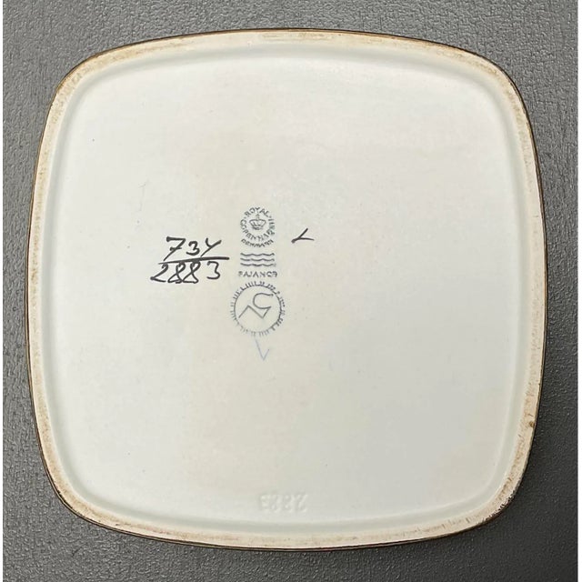 Mid-Century Modern Ceramic Bowl by Nils Thorsson for Royal Copenhagen For Sale - Image 3 of 4