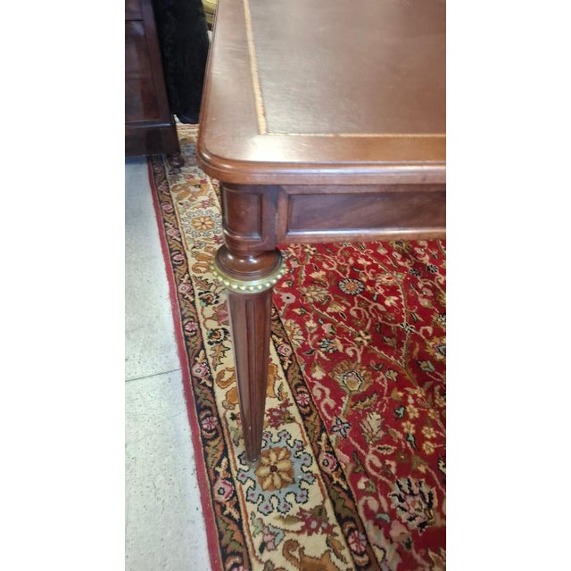 Small Louis XVI style desk. Made in the 1920s. Bronze ornaments. Period: 20th century Style: Louis XVI - Directoire...