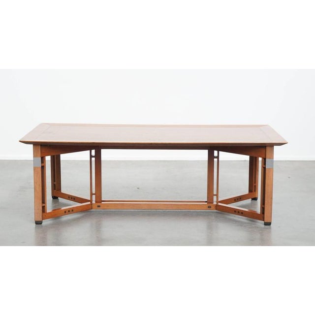 Offered this beautiful timeless Art Deco coffee table by Schuitema from the Decoforma series. The Dutch top brand...