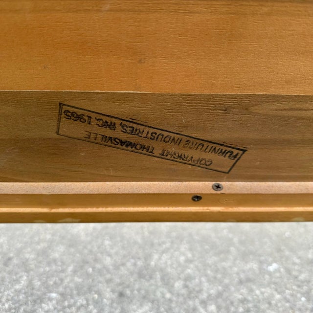 Thomasville Coffee Table Traditional Modern Has Gibbings Look For Sale In Cleveland - Image 6 of 12