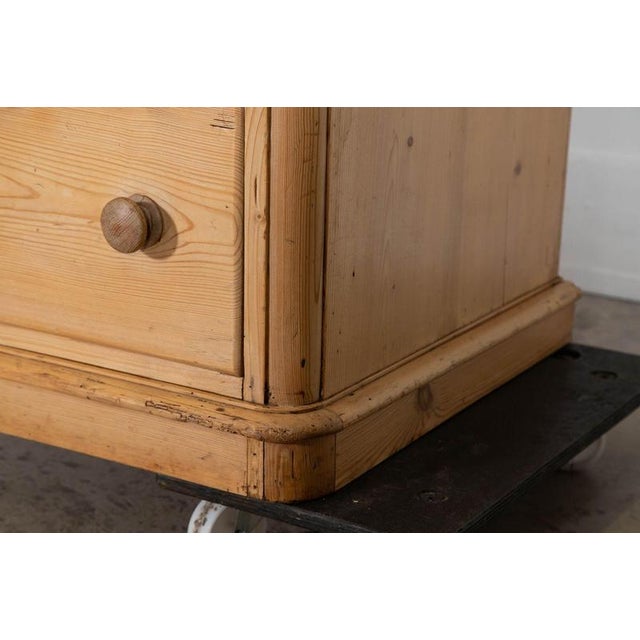 English Pine Linen Cupboard, 19th Century For Sale - Image 12 of 18