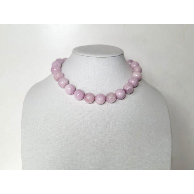 Contemporary Natural Pink Kunzite Beaded Necklace With Kunzite Cabochon Clasp For Sale - Image 3 of 10