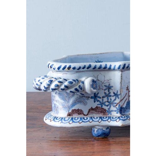 Blue Chinoiserie Faience Jardiniere with Twisted Handles from Nevers, 19th Century For Sale - Image 8 of 11