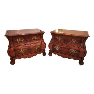 Vintage Henredon Louis XV Style Burled Bombe Chests Nightstands-a Pair For Sale