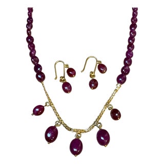 85 Ct Natural Ruby Bead Single Strand Necklace +Matching earrings in 22 K Gold For Sale