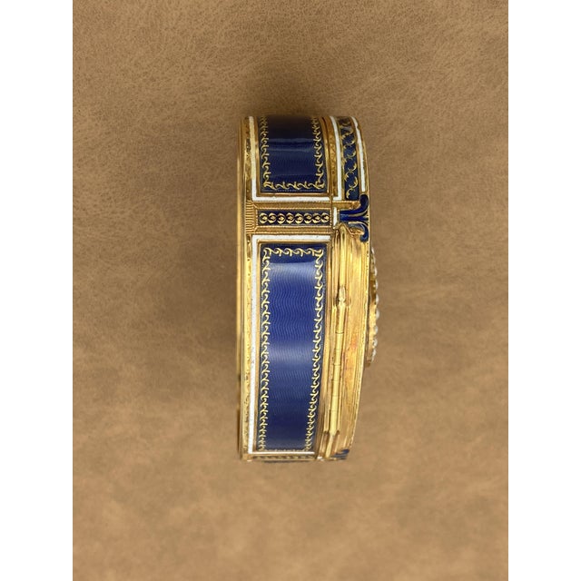 Oval Snuffbox in Gold and Enamel with Miniature of Marie Antoinette, 1800s For Sale - Image 15 of 18