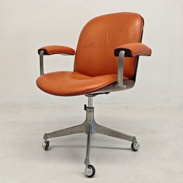 Mid-Century Modern MIM Executive Chair with Wheels in Cognac Leather and Wood, 1970s For Sale - Image 3 of 18