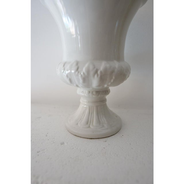 Medici Style Cup Vase in White Lacquered Ceramic, Italy, 1930s For Sale - Image 16 of 17
