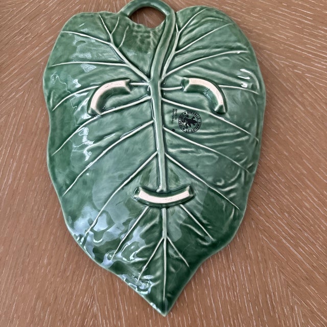 Bordallo Pinheiro Vintage Bordallo Pinheiro Portugal Majiloca Green Leaf Serving Dishes - Set of 2 For Sale - Image 4 of 5