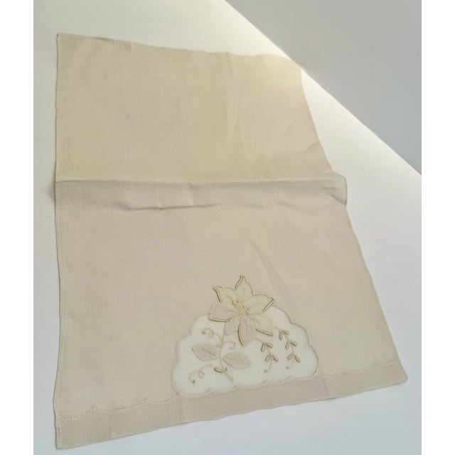 Pair Vintage Beige Madeira Linen & Organza Fingertip Towels For Sale - Image 4 of 7