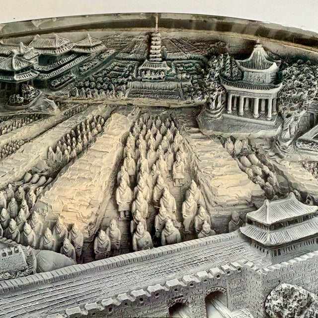1990s 3d Laser-Etched Curved Acrylic Sculpture – Terracotta Warriors Excavation Scene – 11.5” Wall Art Display Piece For Sale - Image 4 of 12