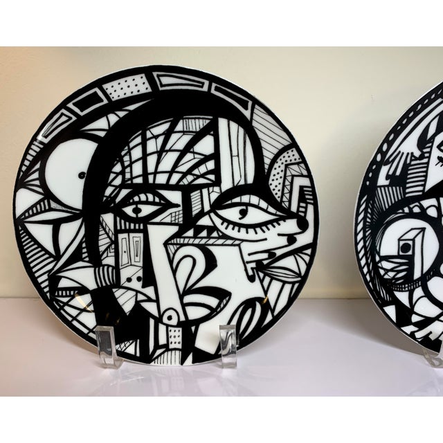 Limoges, France Pair of Limited Edition Limoges Porcelain Plates, James Peter Henry for TableArt For Sale - Image 4 of 7