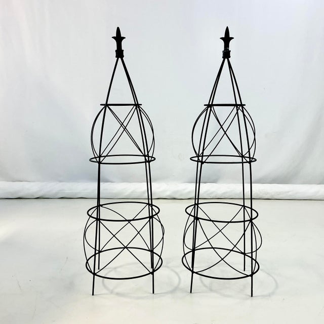 1980s Vintage French Art Deco Fleur De Lis Garden Topiary Trellises Frames - A Pair For Sale - Image 9 of 12