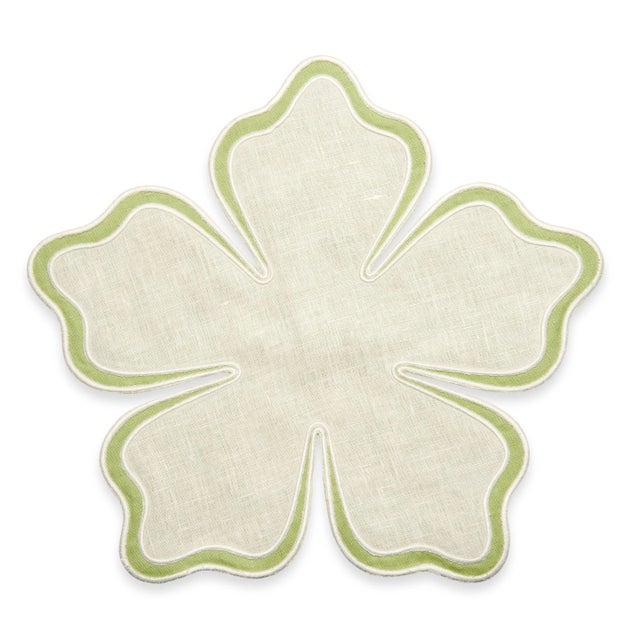 Boho Chic Deborah Rhodes Linen Hibiscus Placemats, Kiwi, Set of 4 For Sale - Image 3 of 3