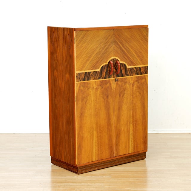 1930s Art Deco Gentleman's Armoire in English Walnut For Sale - Image 4 of 14