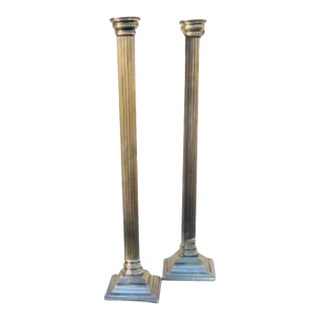 Late 20th Century ( Set of 2 ) Polished Silver-Plated Corinthian Pillar Candlesticks For Sale