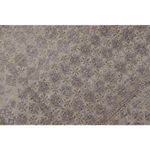 Vintage Turkish Sivas Rug in Soft Beige and Ivory 4'1" X 6'9" For Sale - Image 10 of 10