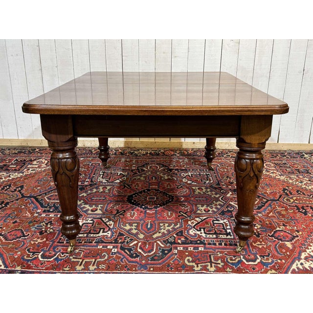 1950s Victorian English Mahogany Table with 3 Extension Leaves, 1950s For Sale - Image 5 of 18