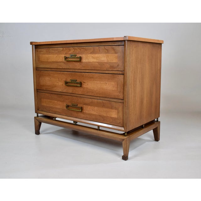 1960's Walnut Banded Commodes Chests of Drawers, Pair For Sale In Philadelphia - Image 6 of 12