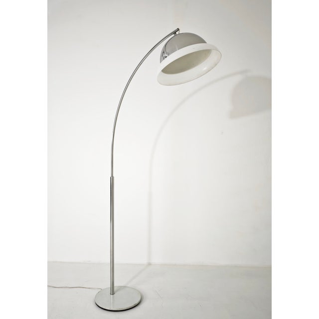 Mid-Century Modern Italian Chromed Brass and Acrylic Glass Arch Floor Lamp, 1970s For Sale - Image 15 of 18