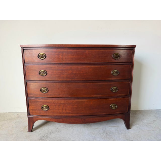Hollywood Regency 1970’s Vintage Drexel Georgian-Style Mahogany Bow Front Chest of Drawers For Sale - Image 3 of 12