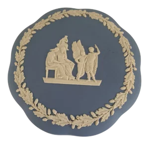 English Neoclassical Wedgwood Jasperware Blue and White Bomboniere