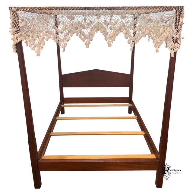 Late 20th Century Vintage Traditional Chippendale Style Solid Mahogany Queen Size Four Poster Pencil Canopy Bed For Sale - Image 5 of 11
