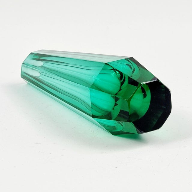 Green Art Deco Faceted Glass Vase by Josef Hoffmann for Moser, Czechoslovakia, 1930s For Sale - Image 8 of 8