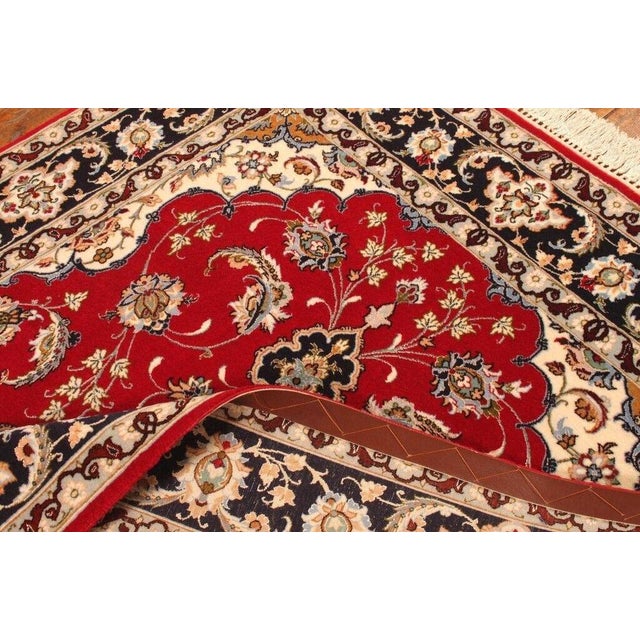 Middle Eastern Rug in Wool For Sale - Image 9 of 11