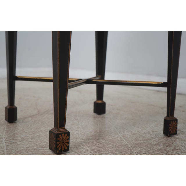 Chinoiserie Gold & Black Lacquer Occasional Lamp Table For Sale - Image 10 of 13