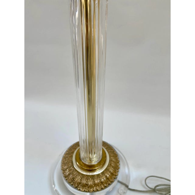 Hollywood Regency Style Bauer Lucite & Brass Swan Table Lamp For Sale In Boston - Image 6 of 11