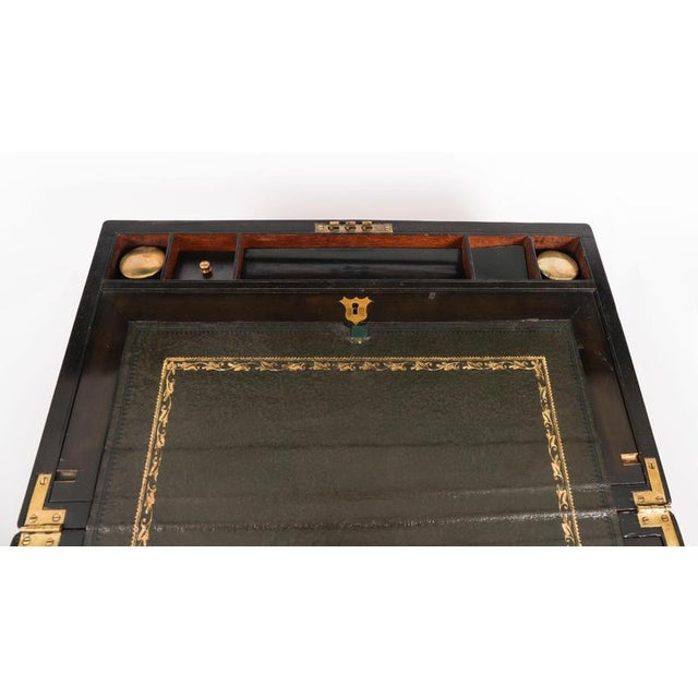 Antique George III Campaign Writing Slope with Brass Mounts, 19th Century For Sale - Image 9 of 18
