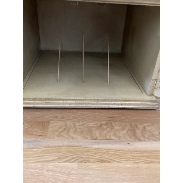 1960s 1960s Hekman Media or Record Cabinet – White & Green With Carved Doors For Sale - Image 5 of 12