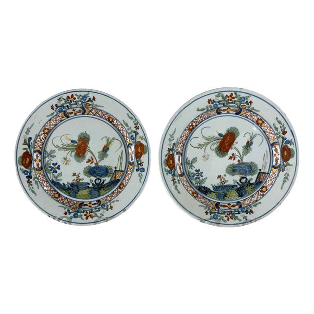 18th Century Italian Majolica Plates with Carnation Decoration from Ferniani Faenza Manufacture, Set of 2 For Sale