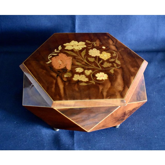 Vintage Sorrento Italian Inlaid Wood Musical Jewelry Box Geometric Hexagonal For Sale - Image 4 of 14