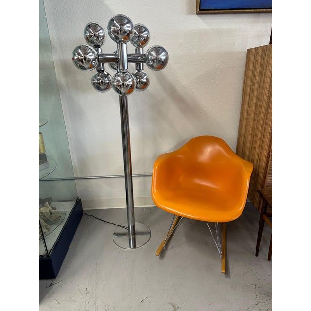 1970s Sonneman Chrome Mirrored Globe Floor Lamp For Sale In Palm Springs - Image 6 of 18