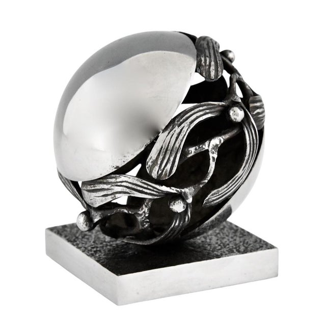 Art Deco Wrought Iron Mistletoe Paperweight by Edgar Brandt, France, 1921 For Sale - Image 7 of 12