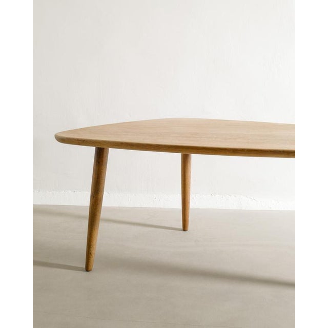 1950s Danish Mid-Century Free Form Oval Wooden Coffee Table in Oak, 1950s For Sale - Image 5 of 7