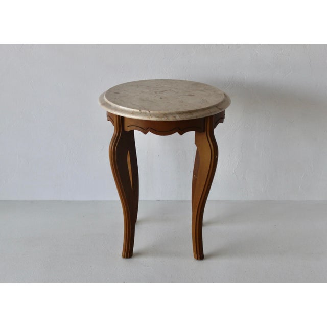Queen Anne-Style Italian Marble Top Side Table Carved Wood Legs Detail Vintage Mid-Century For Sale - Image 14 of 14