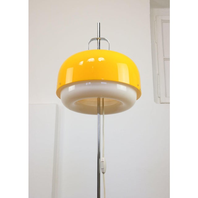 Space Age Yellow Medusa Floor Lamp by Luigi Massoni for Guzzini, 1970s For Sale - Image 9 of 18