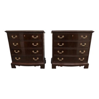 Late 20th Century Heritage Furniture Serpentine Front Nightstands With Bombe-Inspired Curves – Pair For Sale