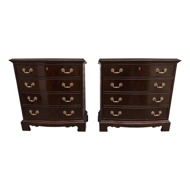 Late 20th Century Heritage Furniture Serpentine Front Nightstands With Bombe-Inspired Curves – Pair For Sale