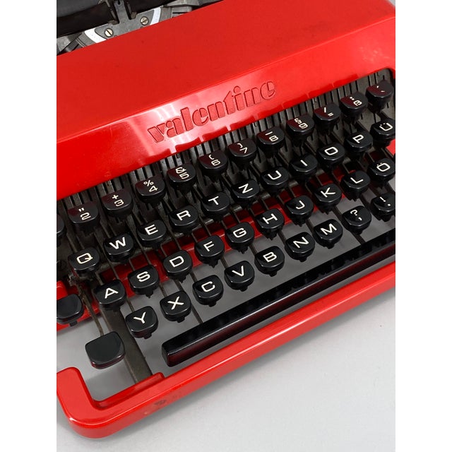 1970s Red Valentine Typewriter by E. Sottsass and P. King for Olivetti, Italy, 1970s For Sale - Image 5 of 18