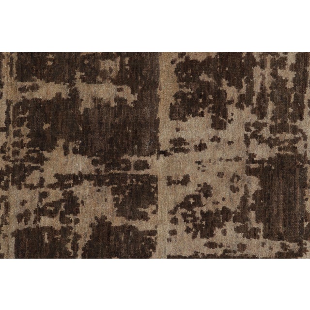 Rug & Kilim’s Modern Abstract Runner in Chocolate Brown and Beige For Sale In New York - Image 6 of 8